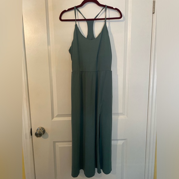 Halara everyday midi chill dress - Picture 4 of 4